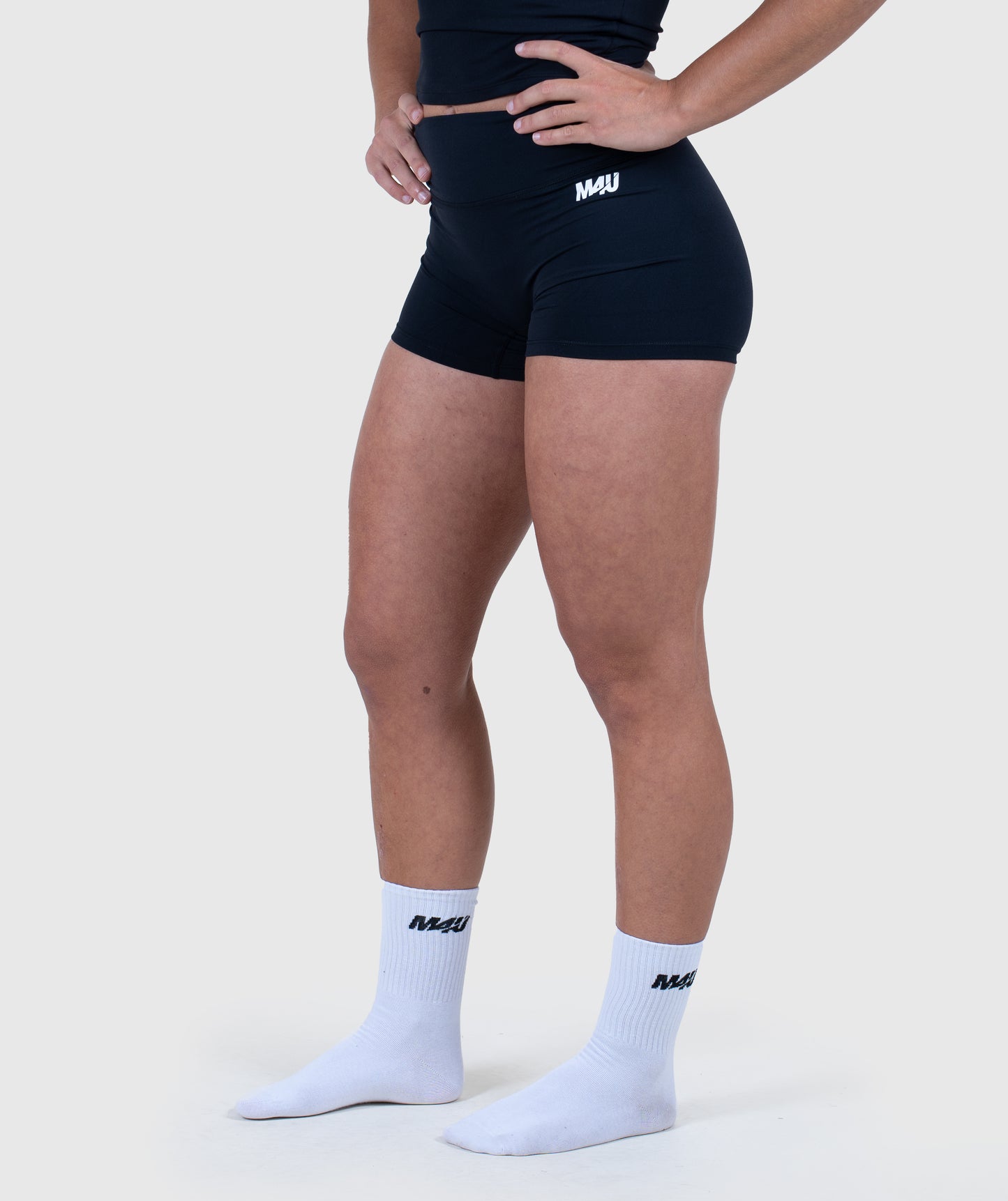 SHORTS PERFORMANCE | NEGRO