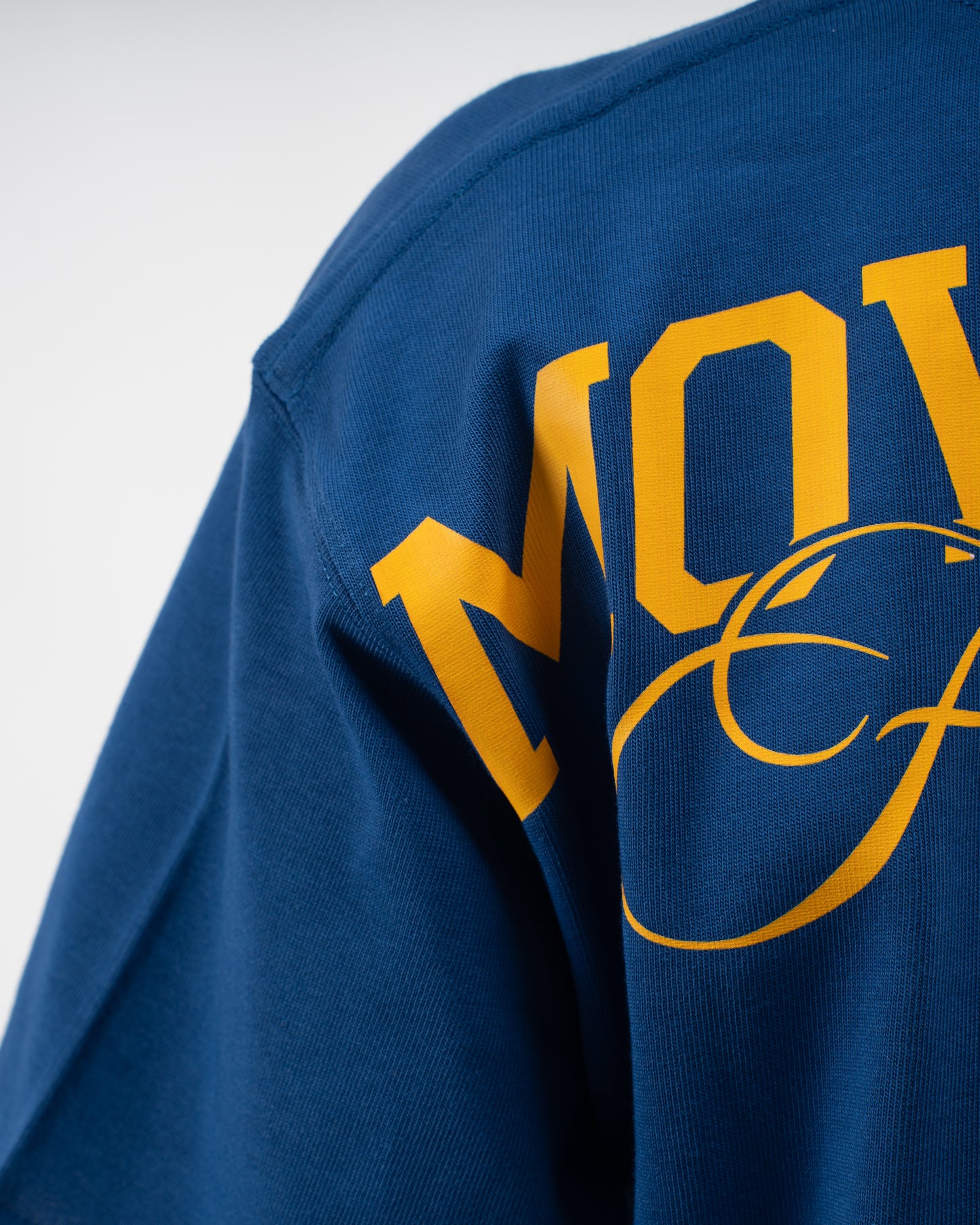 CROP TOP OVERSIZE URBAN VARSITEE BLUE